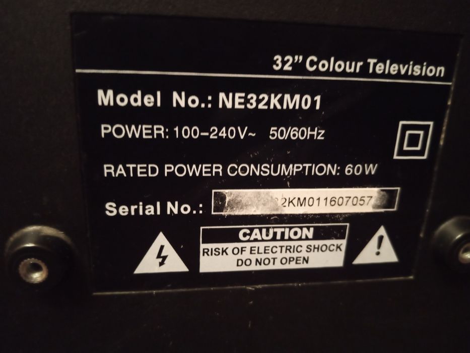 Телевизор LED  32 не смарт