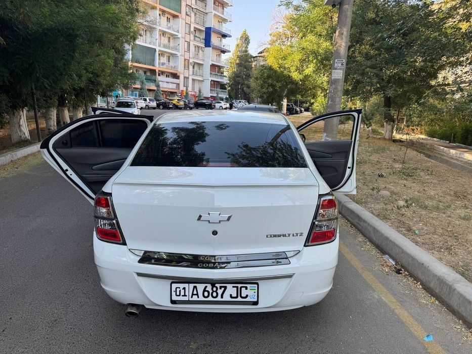Продаётся Chevrolet Cobalt 2013 года состояние отличное