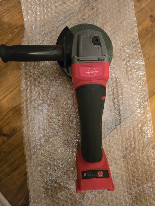 Vând polidisc / polizor unghiular milwaukee 18v