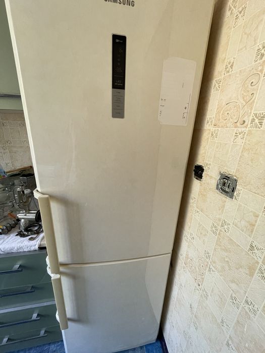 Холодильник Samsung (2012)