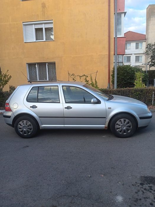 Vând Golf 4 1.4 16v