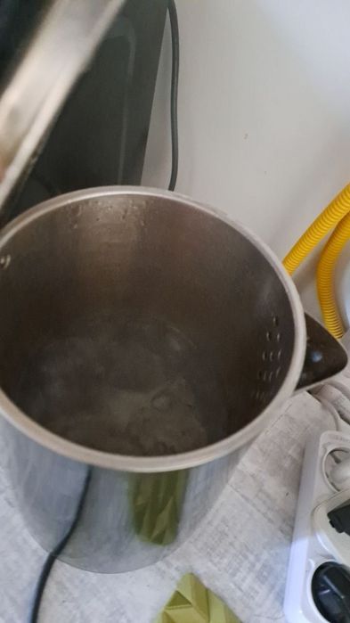 Электрический чайник от фирмы Haley.