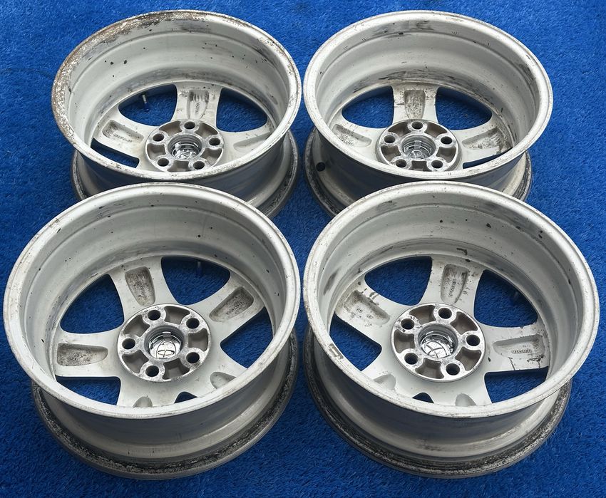 R-16 toyota camry 35/30 original европец
