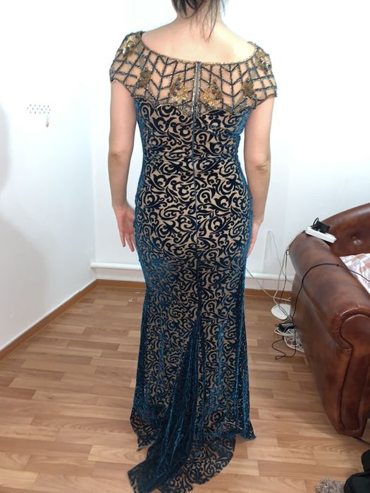 Продаётся вечернее платье