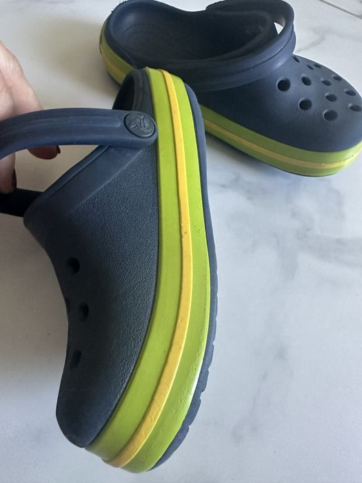 Оригинални детски чехлички-сандалки Crocs размер 27-28