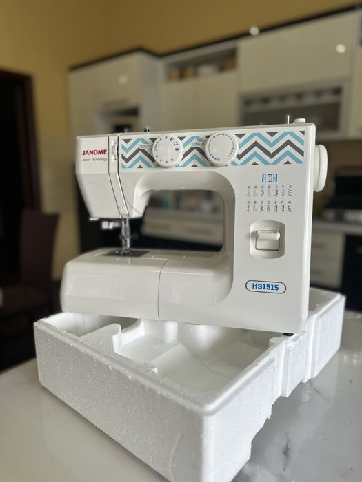 Швейная машина Janome HS1515