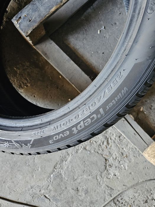 2 anvelope iarna 255 40 20 Hankook 2025