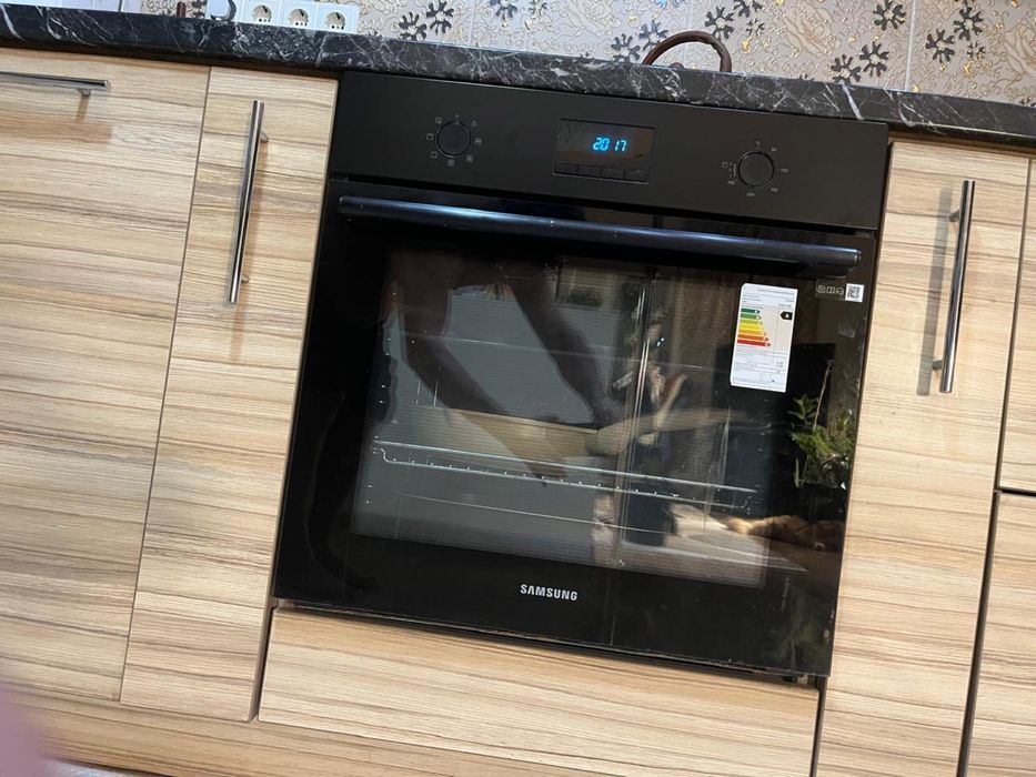 Продается кухня с техникой