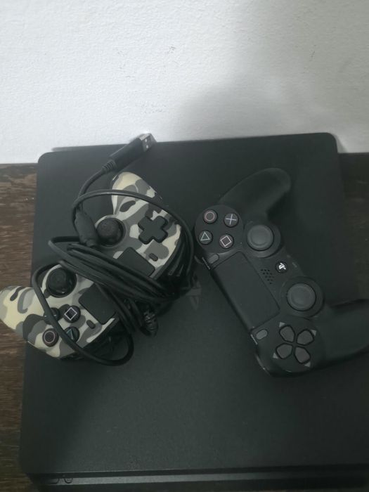Vand PS4 1TB sau schimb cu telefon