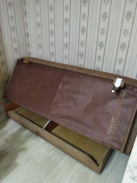 Диван отдам даром