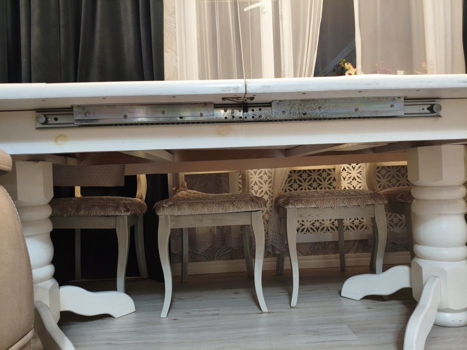 Продаётся деревянный стол раздвижной