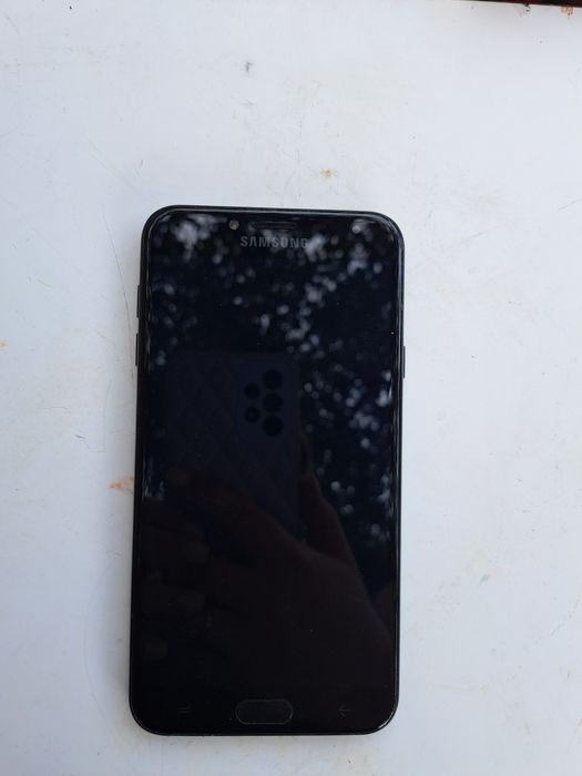 Продам Samsyng j4, 2 симки, 32 память.