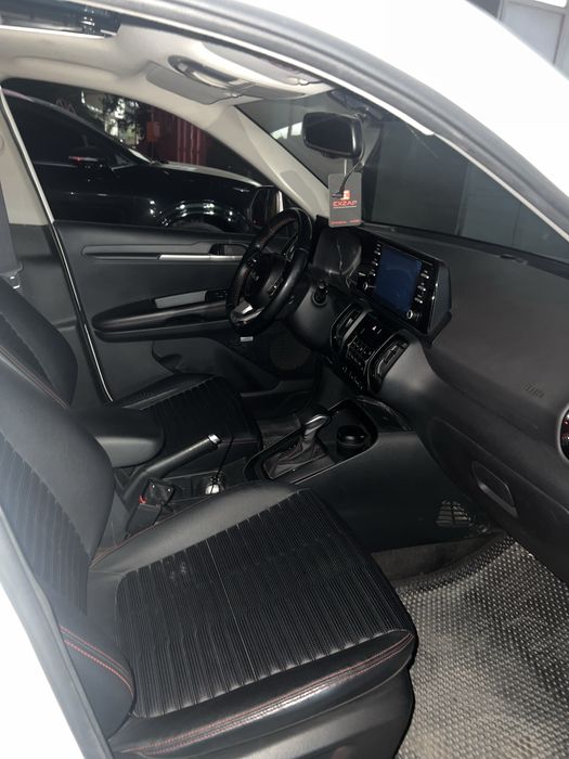 Kia Sonet full pozitsiya