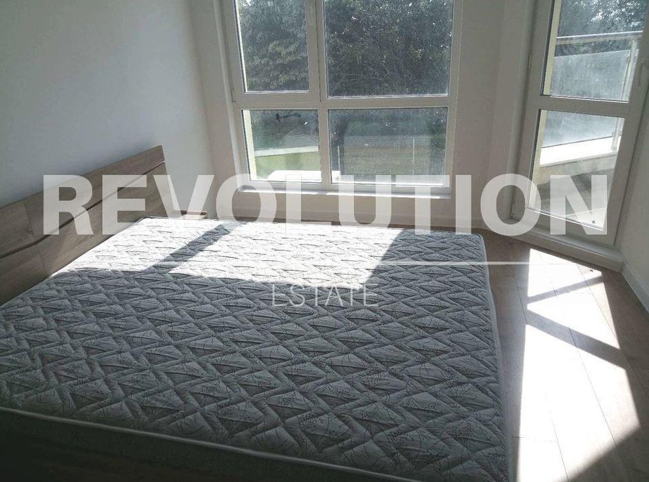 Дава се под наем Двустаен апартамент в Варна, м-т Пчелина - 70 кв.м за 500 € - Снимка #3