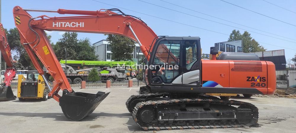 Новый Гусеничный экскаватор HITACHI ZX240-5A ковш (1,3 м3)