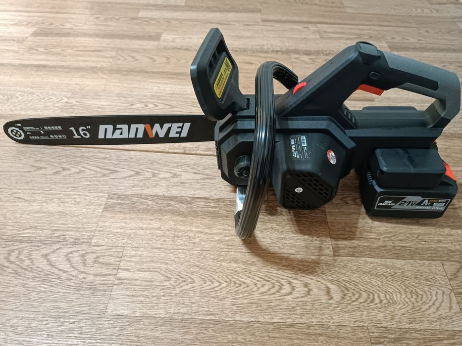 Продам аккумуляторную пилу.