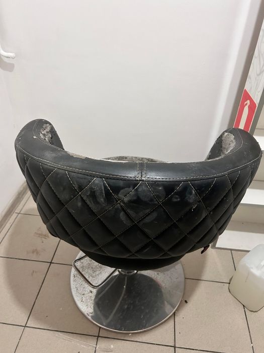 Продам парикмахерские кресла