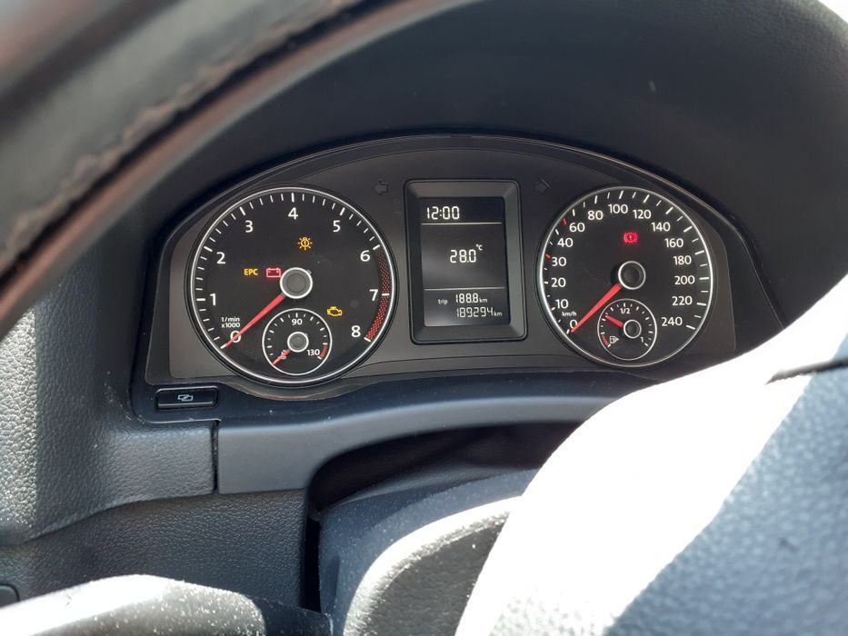 Vând  autoturism marca Volkswagen Golf 5