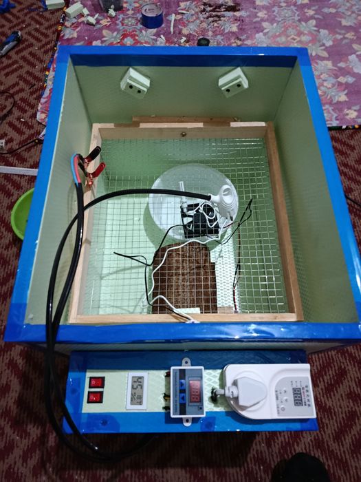 Inkubator 12v/220votli ishlaykon