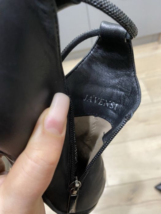 Продам полу сапожки стильные