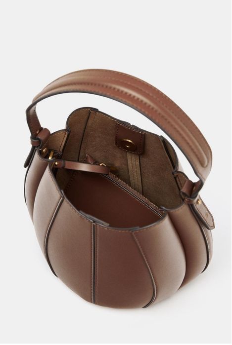 Продавам чисто нова дамска цилиндрична чанта