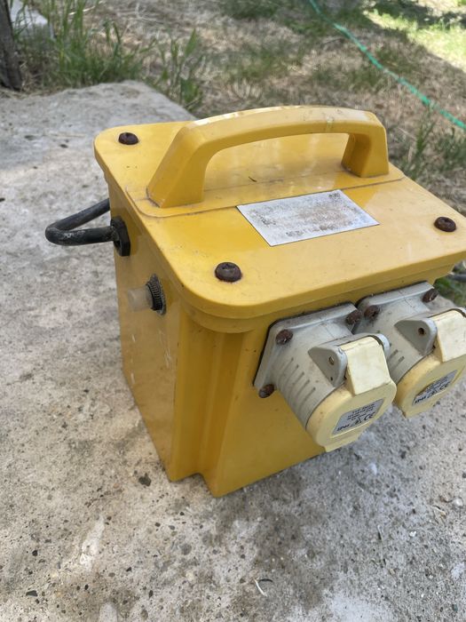 Transformator de la 220V la 110V