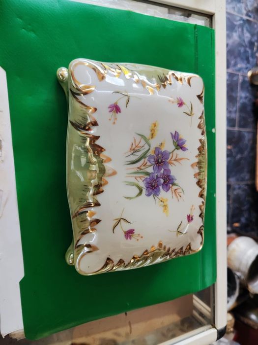 Порцеланова кутия сип