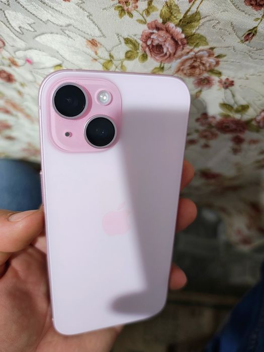 Vând /Schimb iPhone 15 Roz
