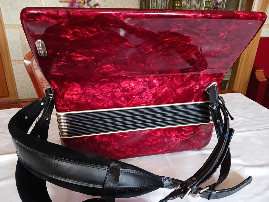 Acordeon Weltmeister 96 basi.