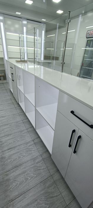 Мебель на заказ в аптеке