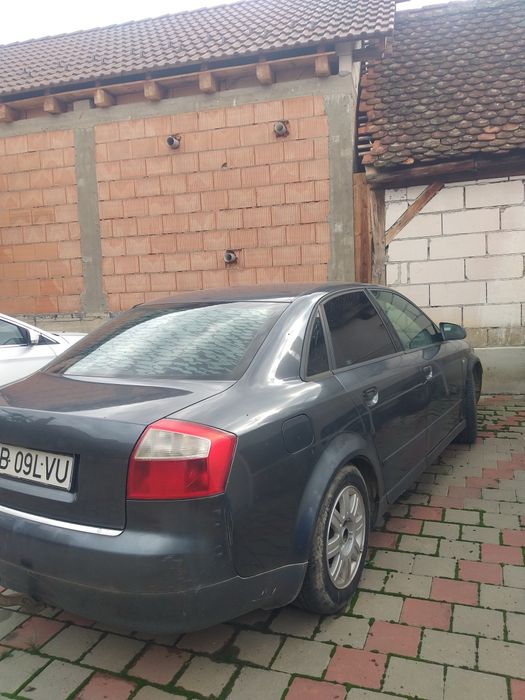 Vand Audi A4 stare funcțională sau dezmembrare