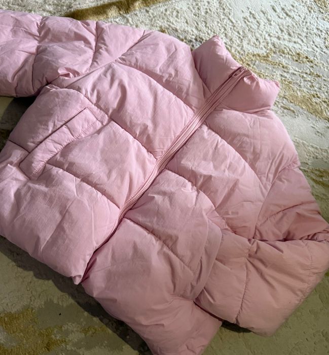 Розовая куртка Bershka