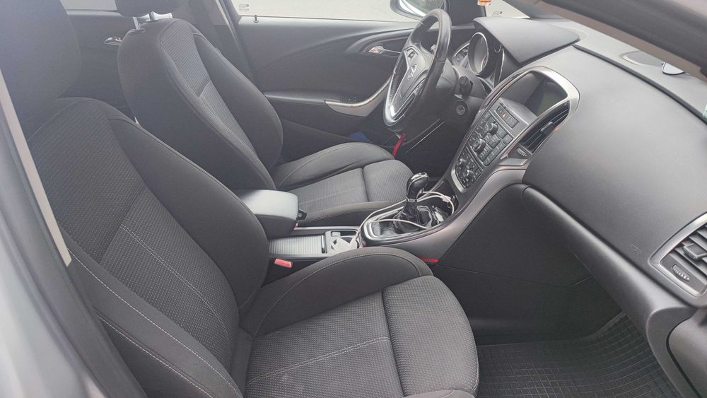 Astra J 2012 , dotari premium