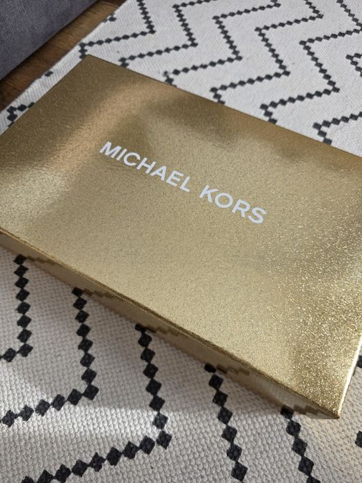 Дамска чанта клъч Michael Kors Jet Set Charm Quilted Wristlet