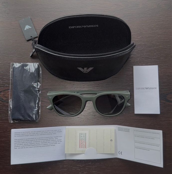 Слънчеви очила Emporio Armani с гаранция
