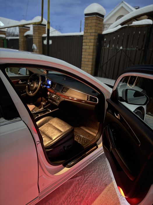 Продам Kia K7 авто