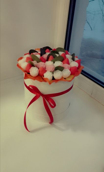 Мыльный букет (розы, клубника)