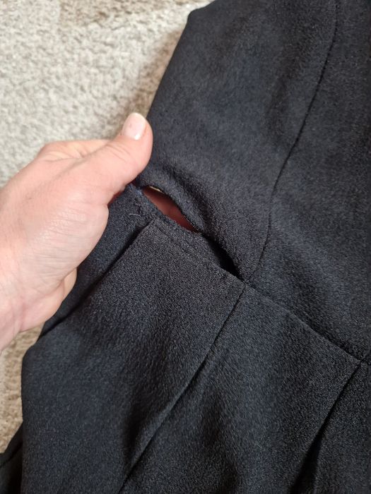 Черен гащеризон с отвори