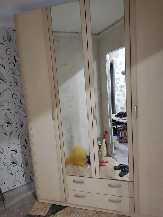 Продам шкаф в комнату