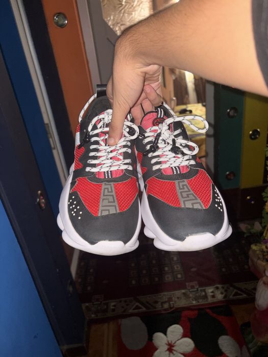 Versace chain reaction