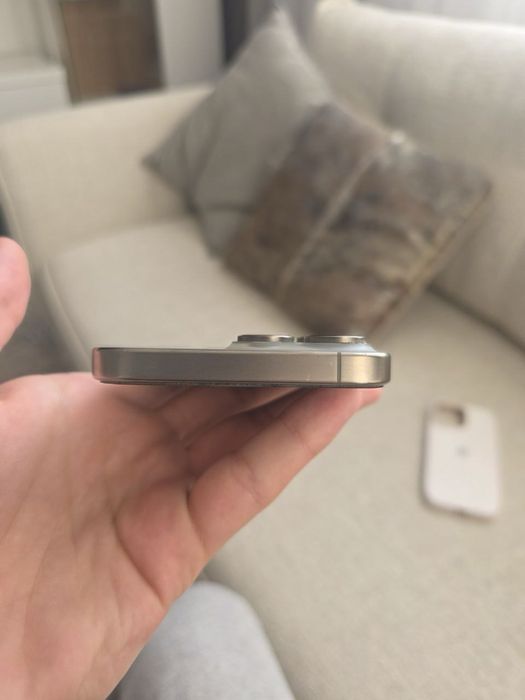 Iphone 15 Pro MAX -> 256 GB 88 batareya