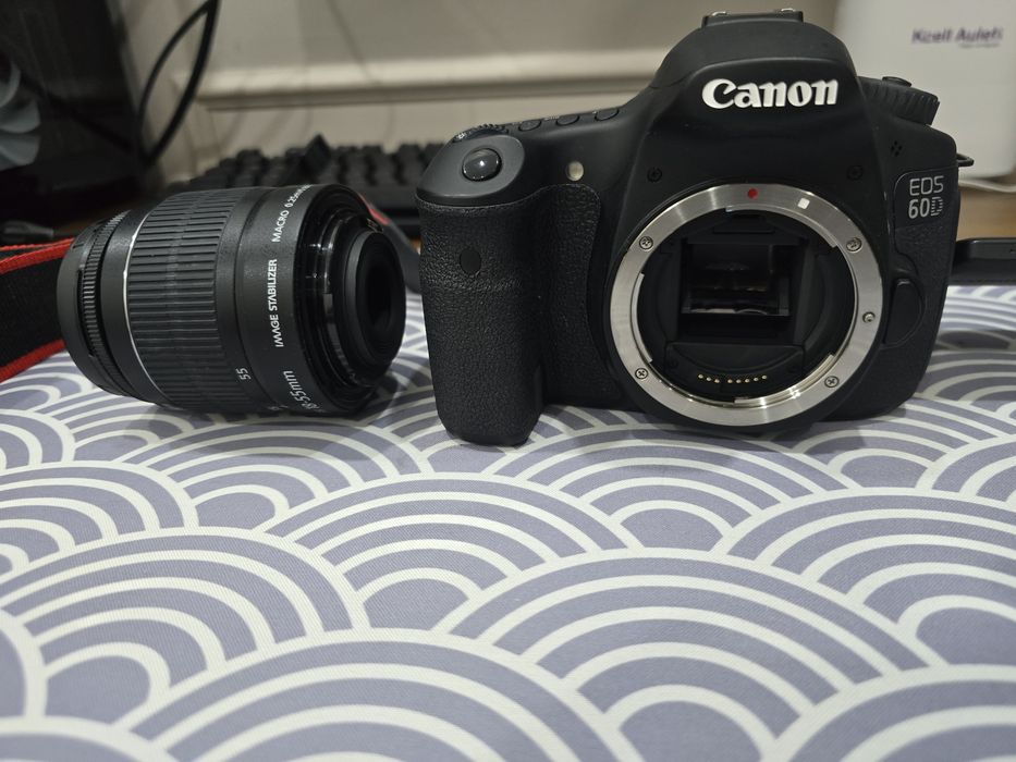 Фотоаппарат Canon EOS 60D + объектив 18-55mm