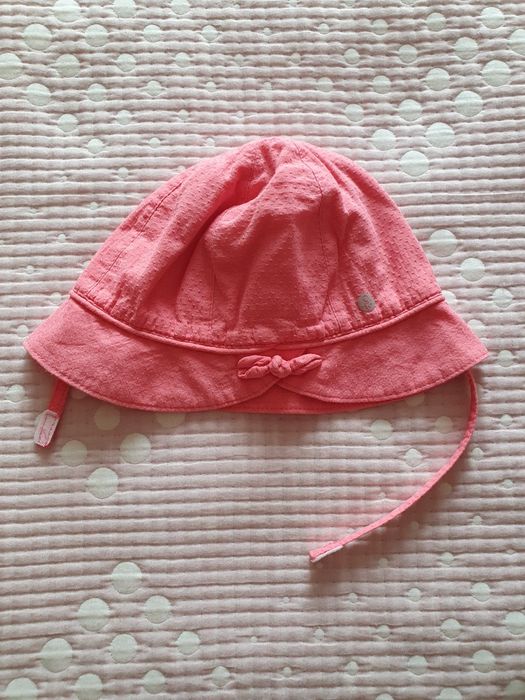 Лот летни шапчици на Mayoral,Okaidi; Benetton и др.