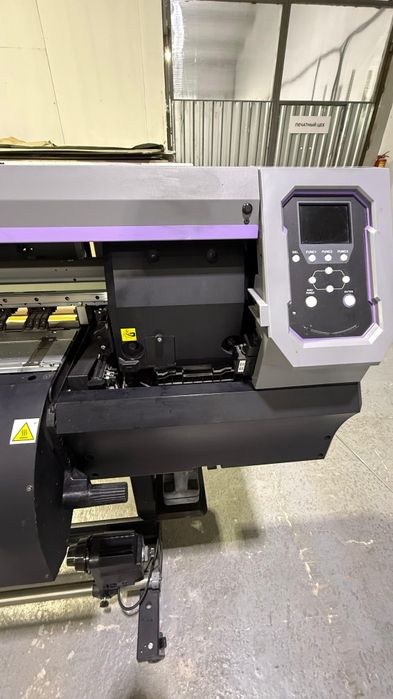 Продаётся экосольвентный станок для печати.