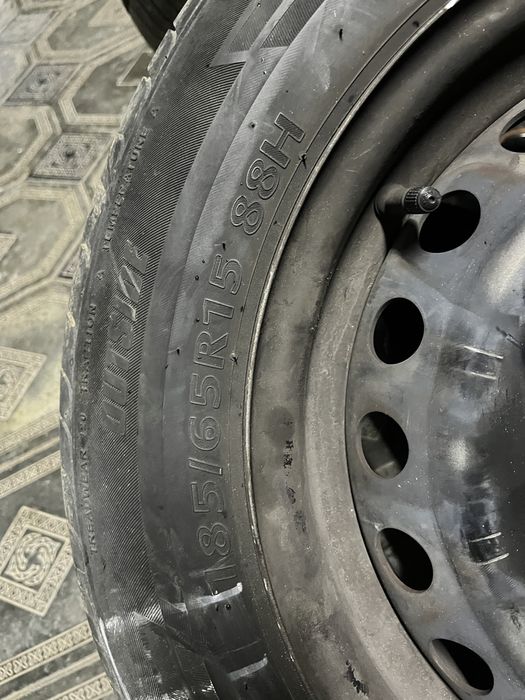 Шины с дисками  в отличнлм состоянии