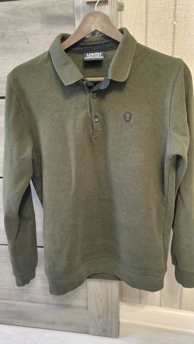 Одежда ( рубашки, водалазки,джинсы)