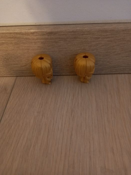 Vand 2 figurine Harry Potter Gold de colecție