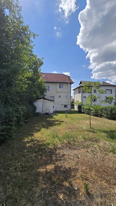 Casă de vanzare locație centrala  la prețul de 120000 euro