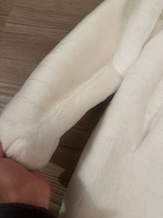 Дамско бяло палто