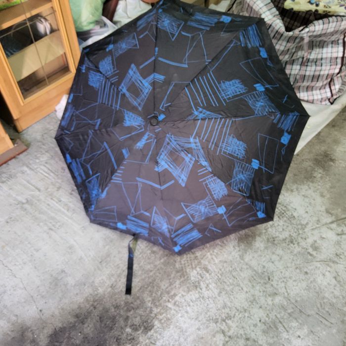 Зонт   500   тг       .